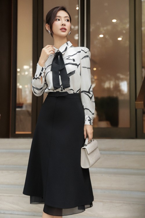 Sixdo Black Woven Flared Skirt